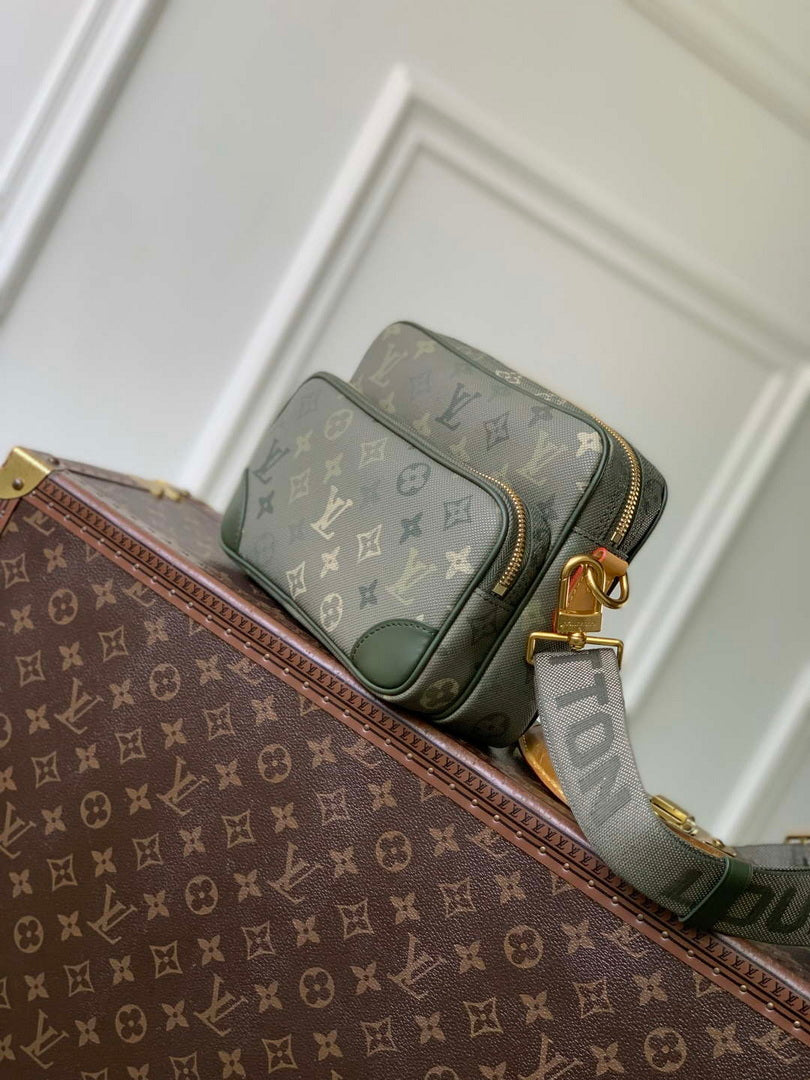 LV M27095 Louis Vuitton Nil Bag Khaki