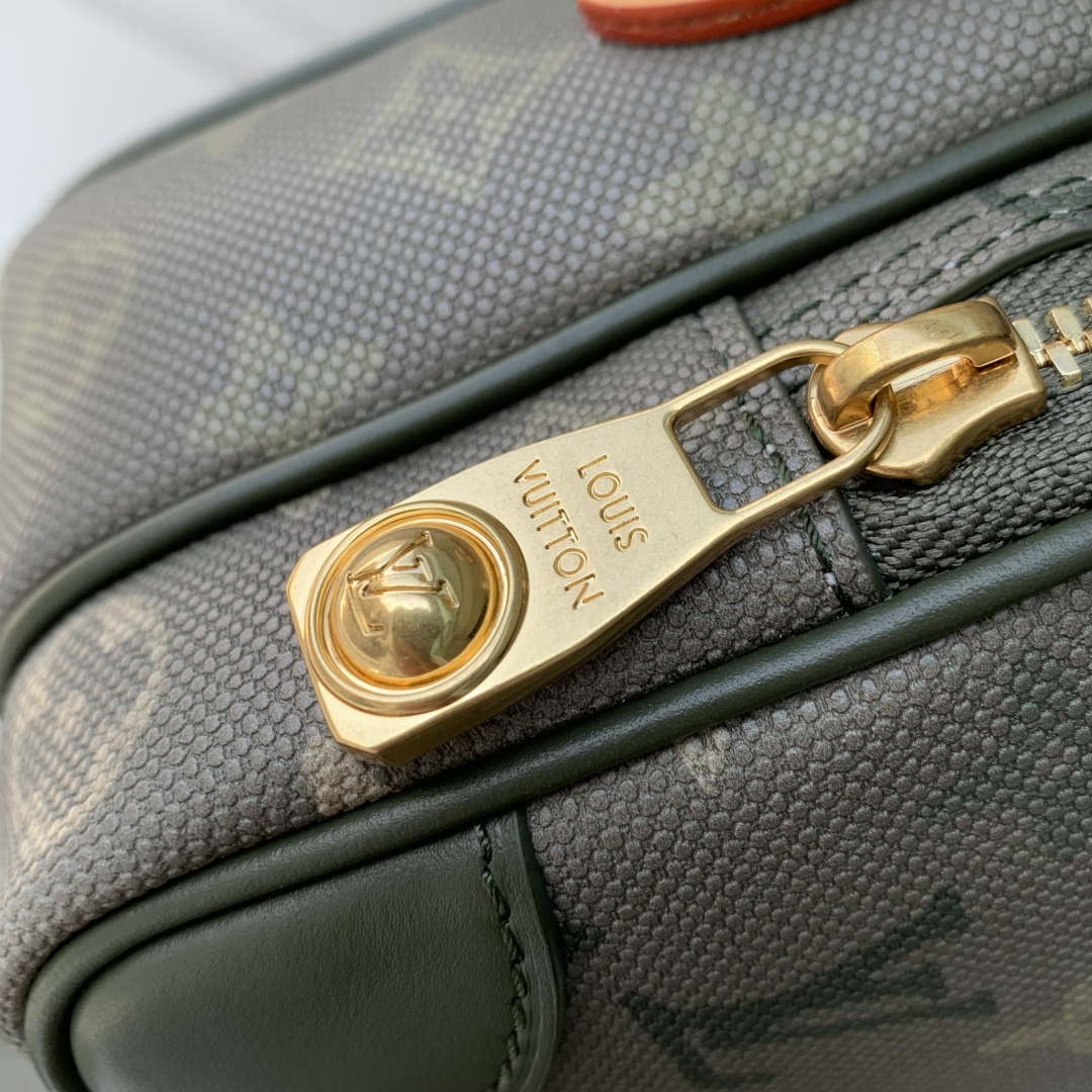 LV M27095 Louis Vuitton Nil Bag Khaki