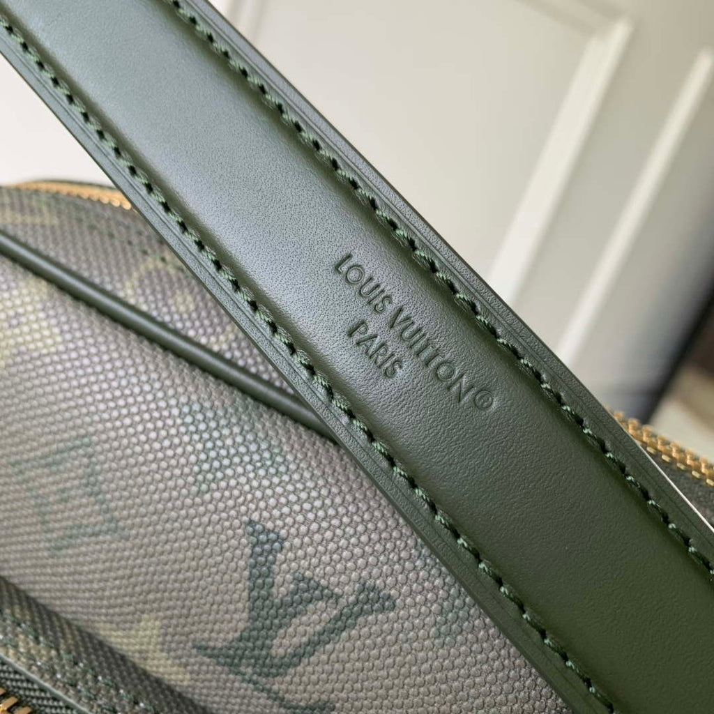 LV M27095 Louis Vuitton Nil Bag Khaki