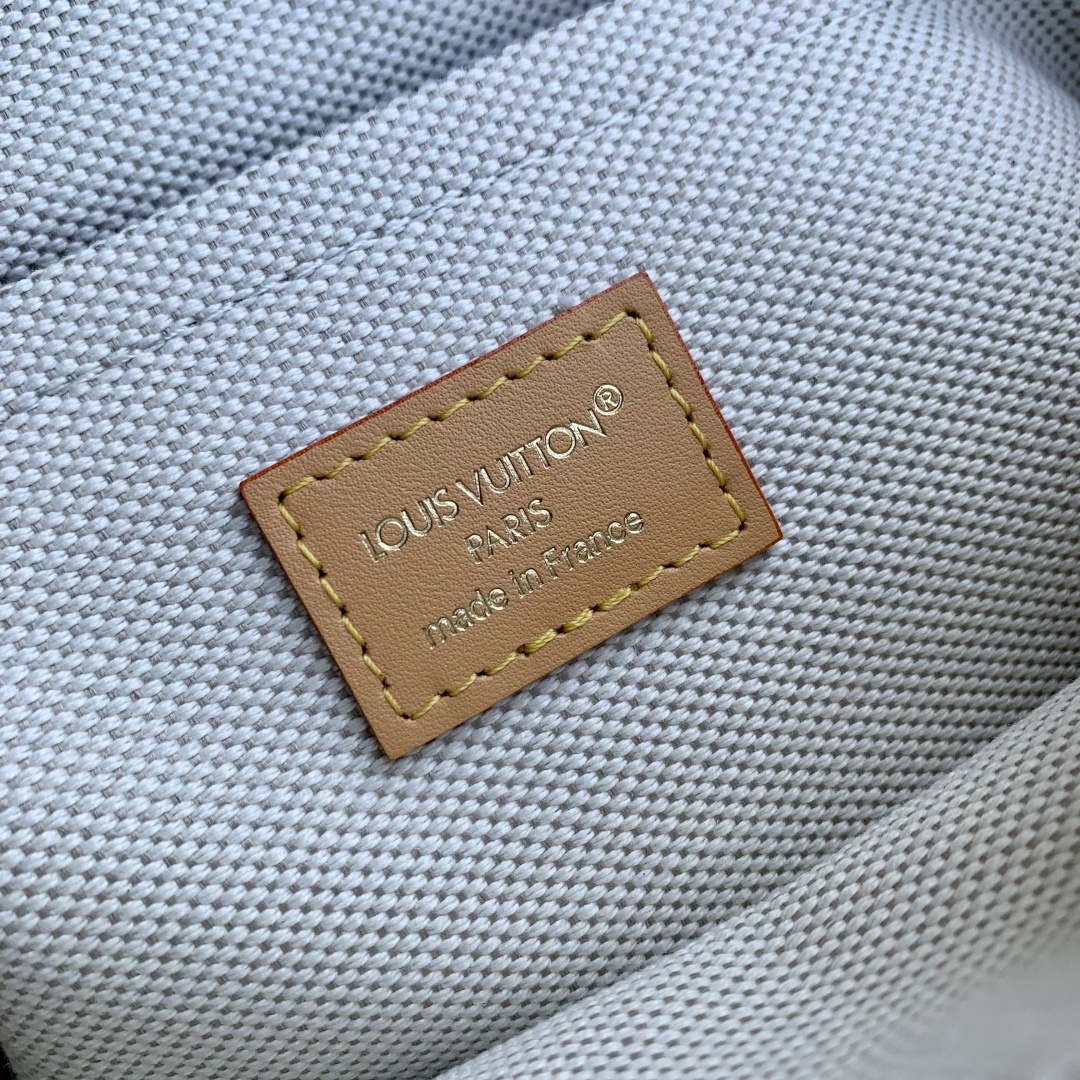 LV M27095 Louis Vuitton Nil Bag Khaki