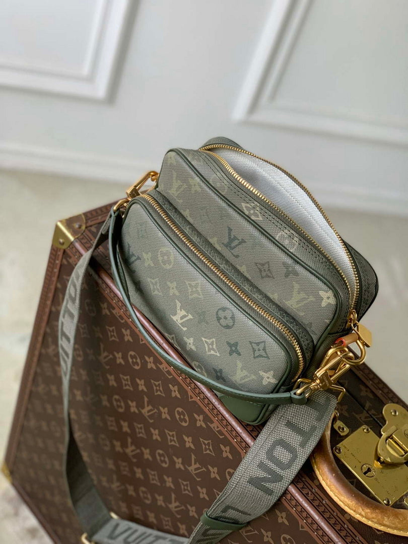 LV M27095 Louis Vuitton Nil Bag Khaki