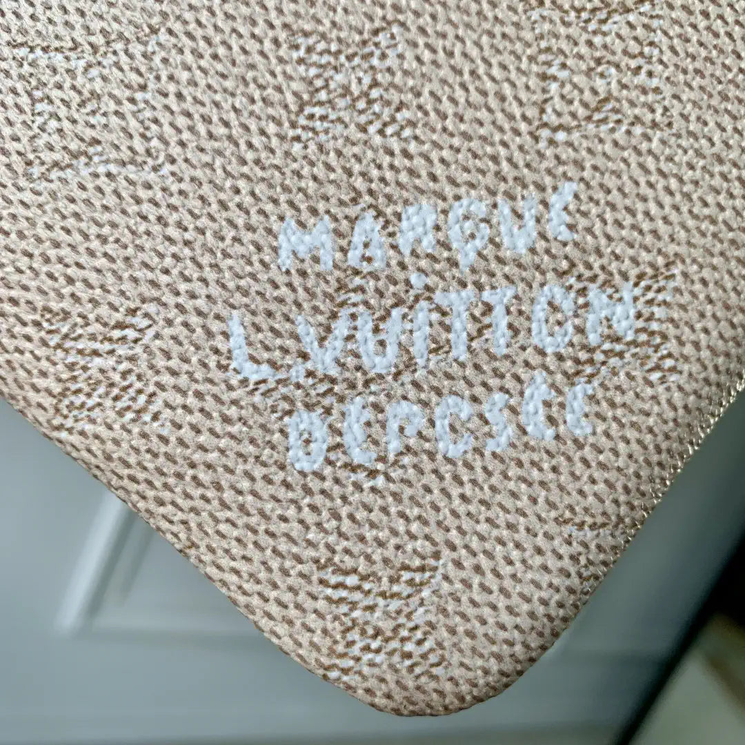 LV M27109 Louis Vuitton Key Pouch M Beige