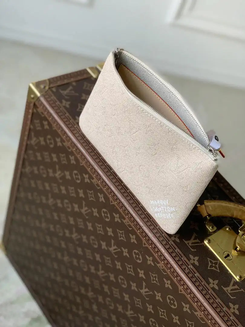 LV M27109 Louis Vuitton Key Pouch M Beige