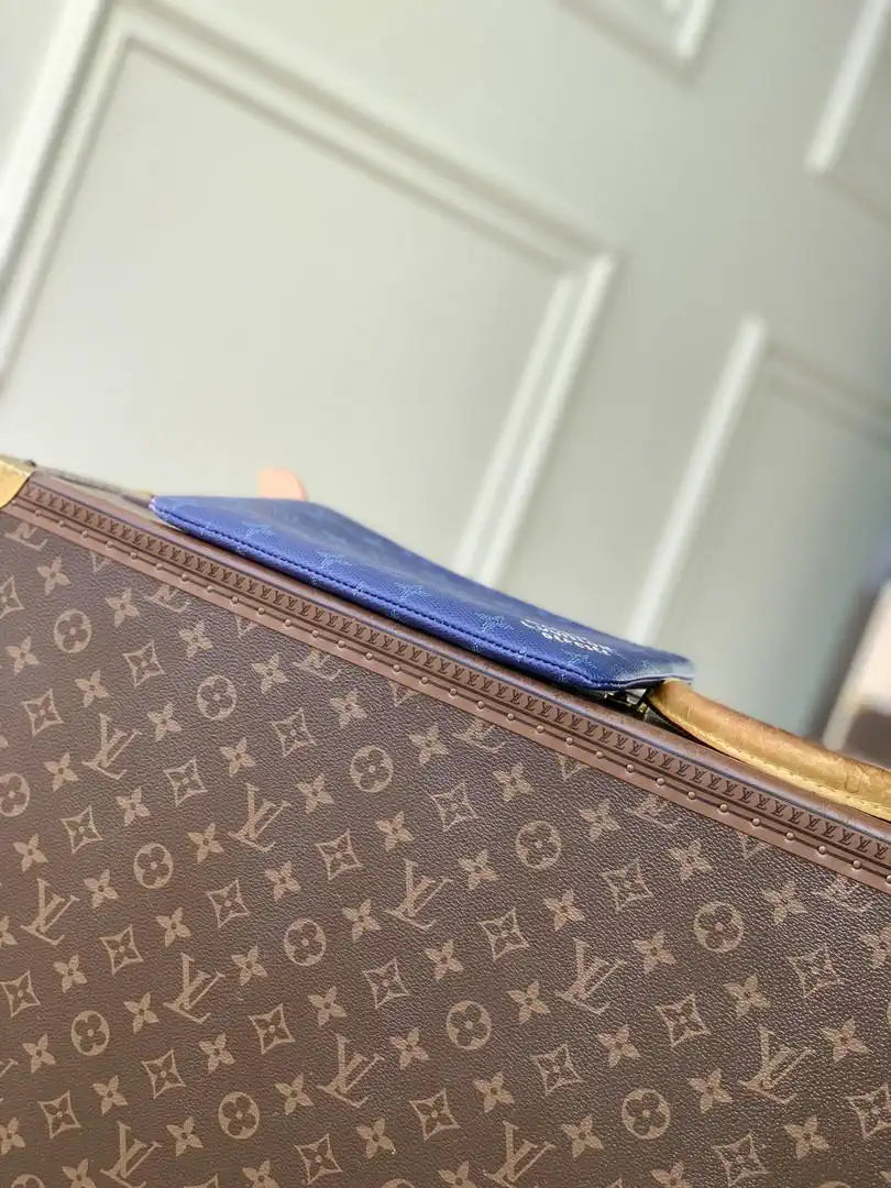 LV M27109 Louis Vuitton Key Pouch M Ocean Blue