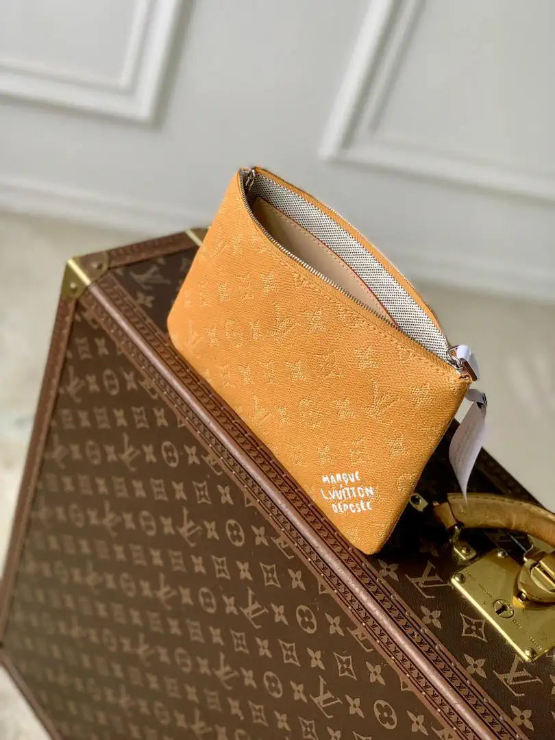 LV M27110 Louis Vuitton Key Pouch M Safran Yellow