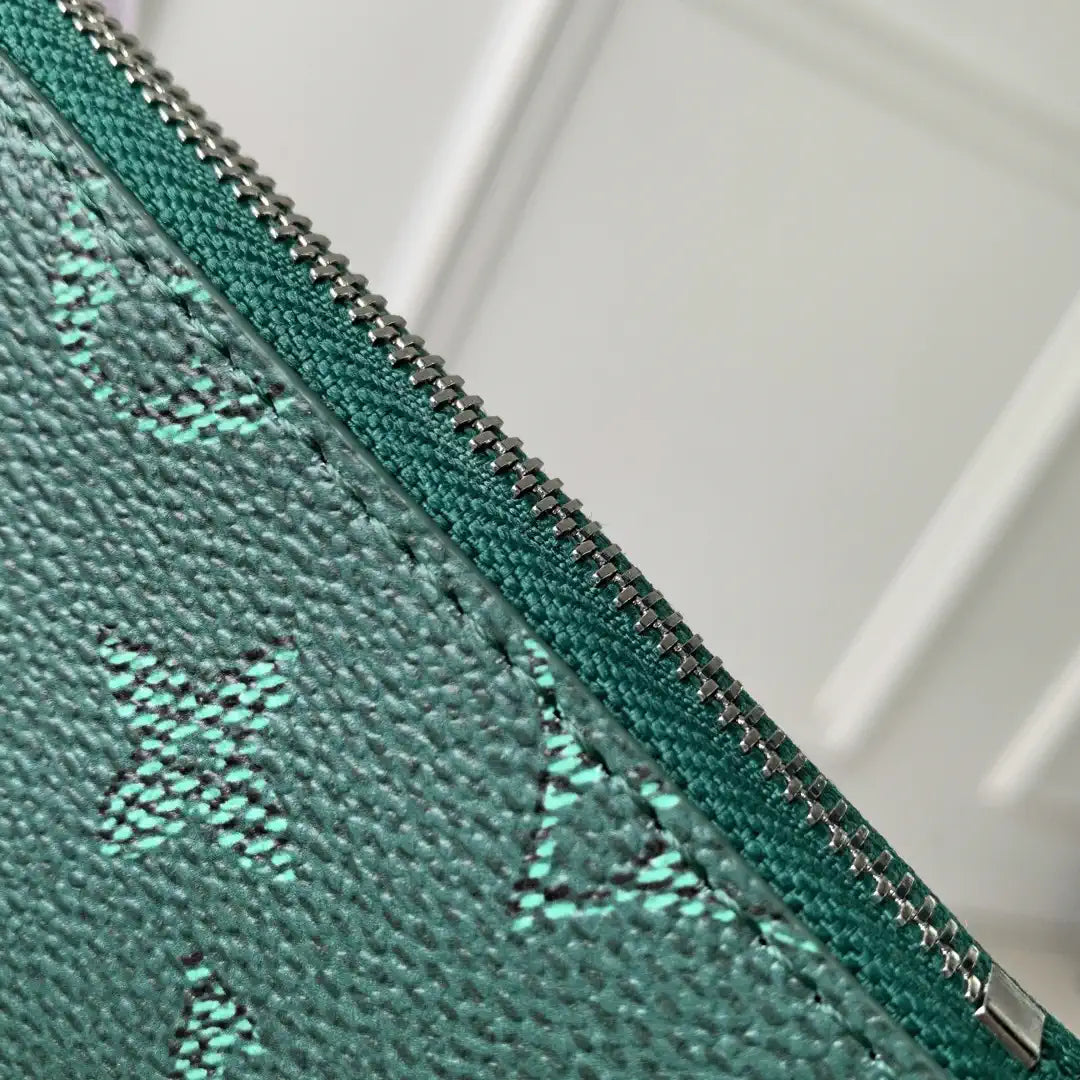 LV M27141 Louis Vuitton Key Pouch S Green