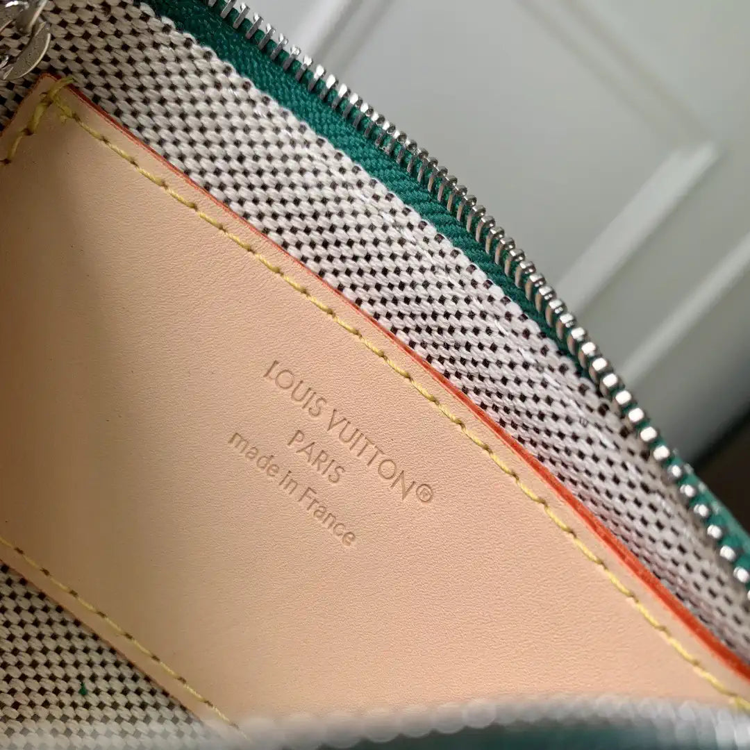 LV M27141 Louis Vuitton Key Pouch S Green