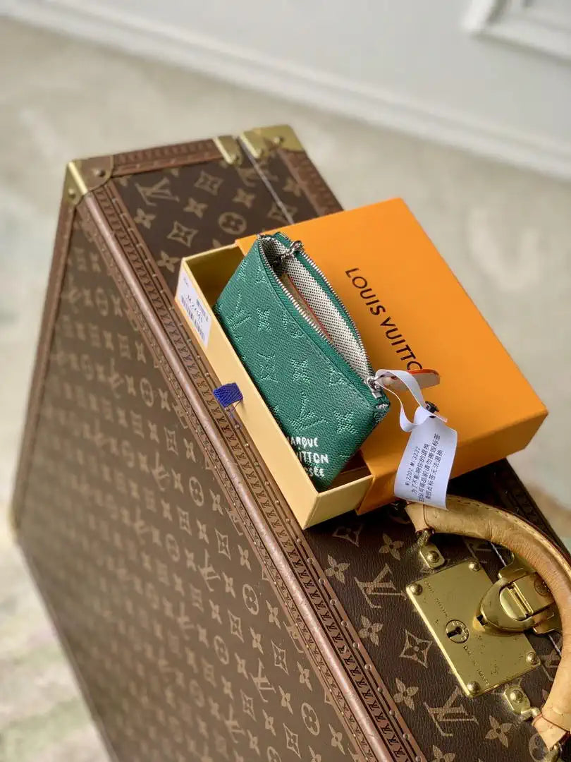 LV M27141 Louis Vuitton Key Pouch S Green