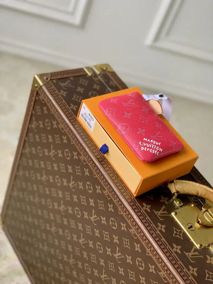 LV M27141 Louis Vuitton Key Pouch S Rose Red