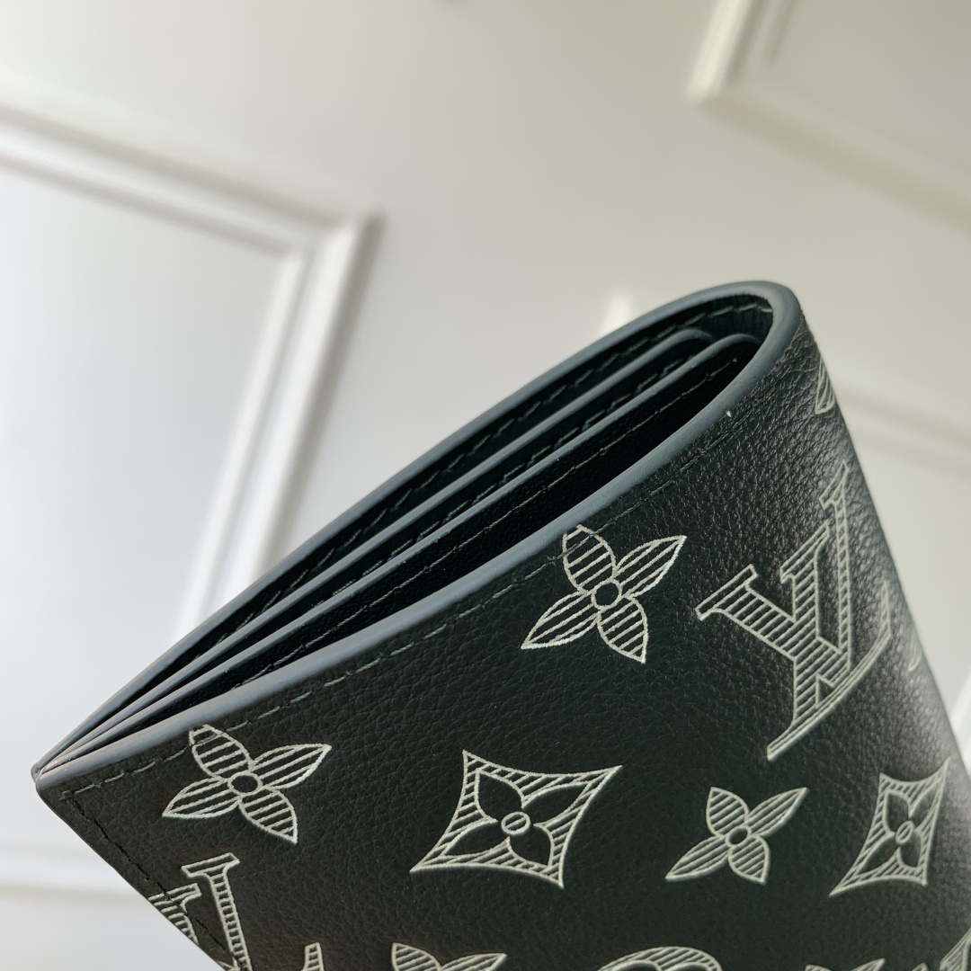 LV M27147 Louis Vuitton Passport Cover Forest Green