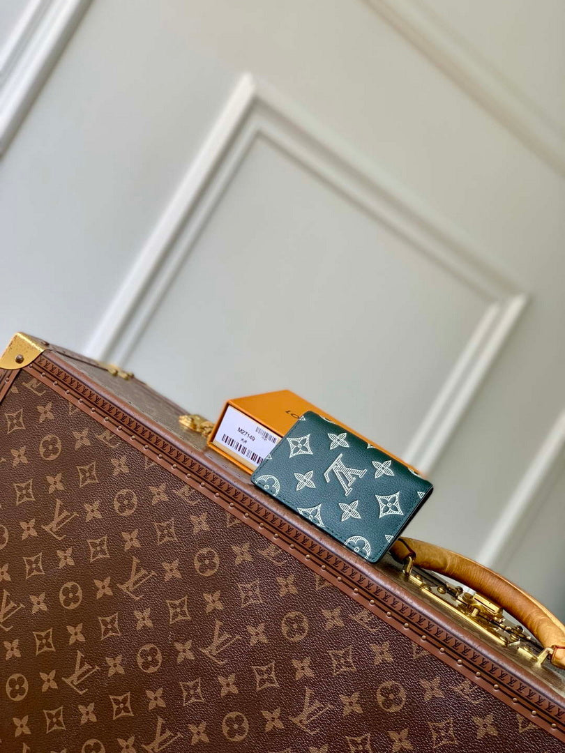 LV M27149 Louis Vuitton Pocket Organizer Forest Green