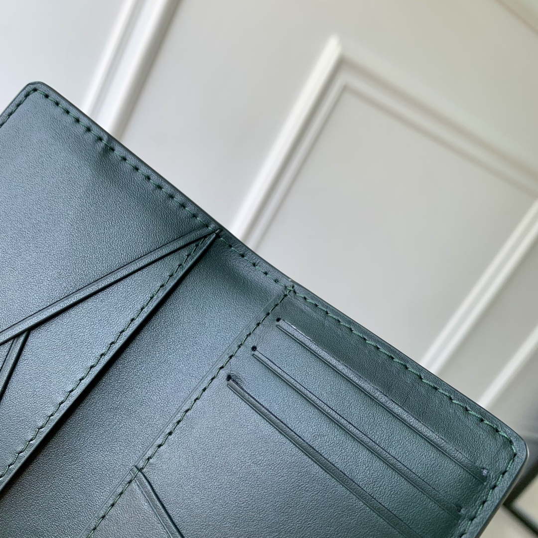 LV M27149 Louis Vuitton Pocket Organizer Forest Green
