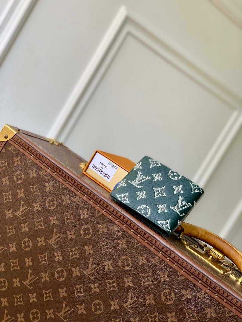 LV M27150 Louis Vuitton Multiple Wallet Forest Green