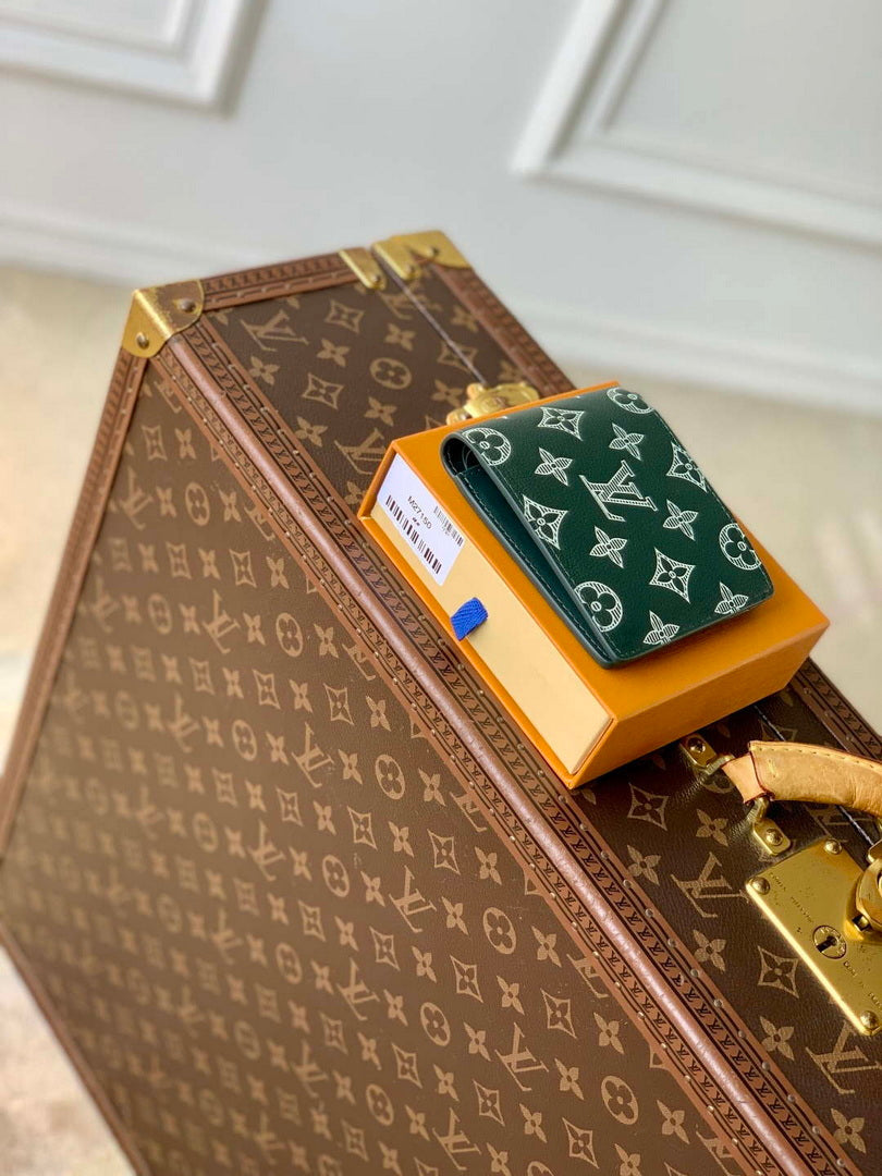LV M27150 Louis Vuitton Multiple Wallet Forest Green