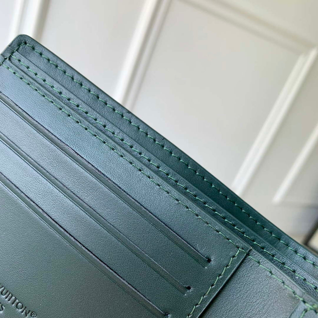 LV M27150 Louis Vuitton Multiple Wallet Forest Green