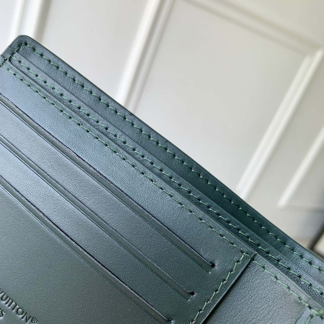 LV M27150 Louis Vuitton Multiple Wallet Forest Green