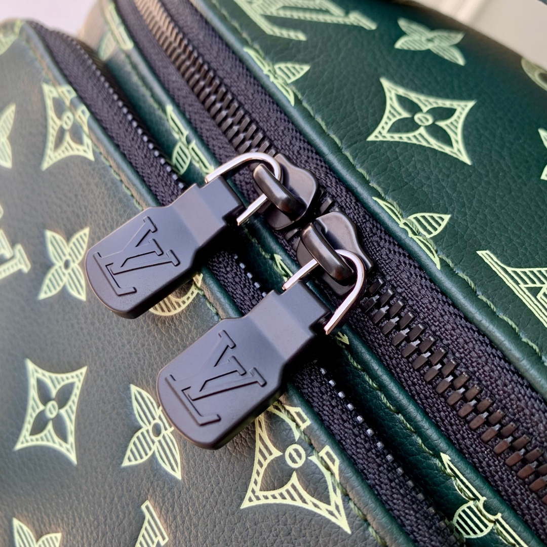LV M27153 Louis Vuitton Rush Bumbag Forest Green