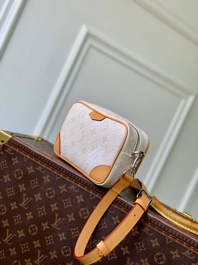 LV M27155 Louis Vuitton Trocad¨¦ro Wearable Wallet Linen
