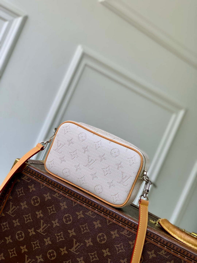 LV M27155 Louis Vuitton Trocad¨¦ro Wearable Wallet Linen