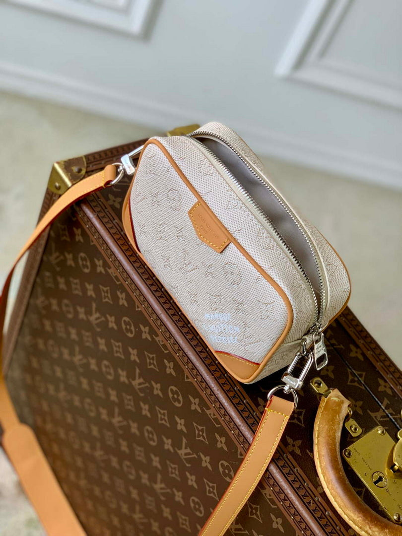 LV M27155 Louis Vuitton Trocad¨¦ro Wearable Wallet Linen