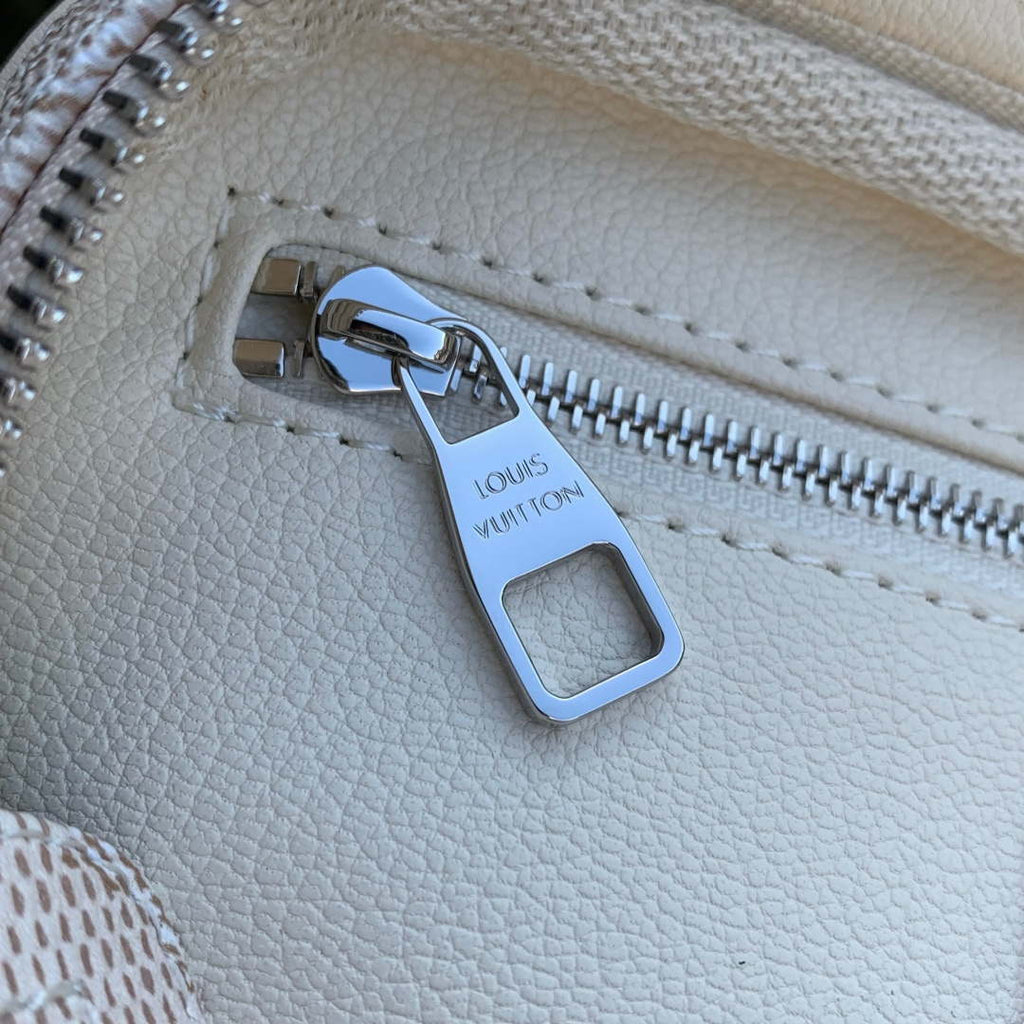 LV M27158 Louis Vuitton Mini Dopp Kit Bag Apricot