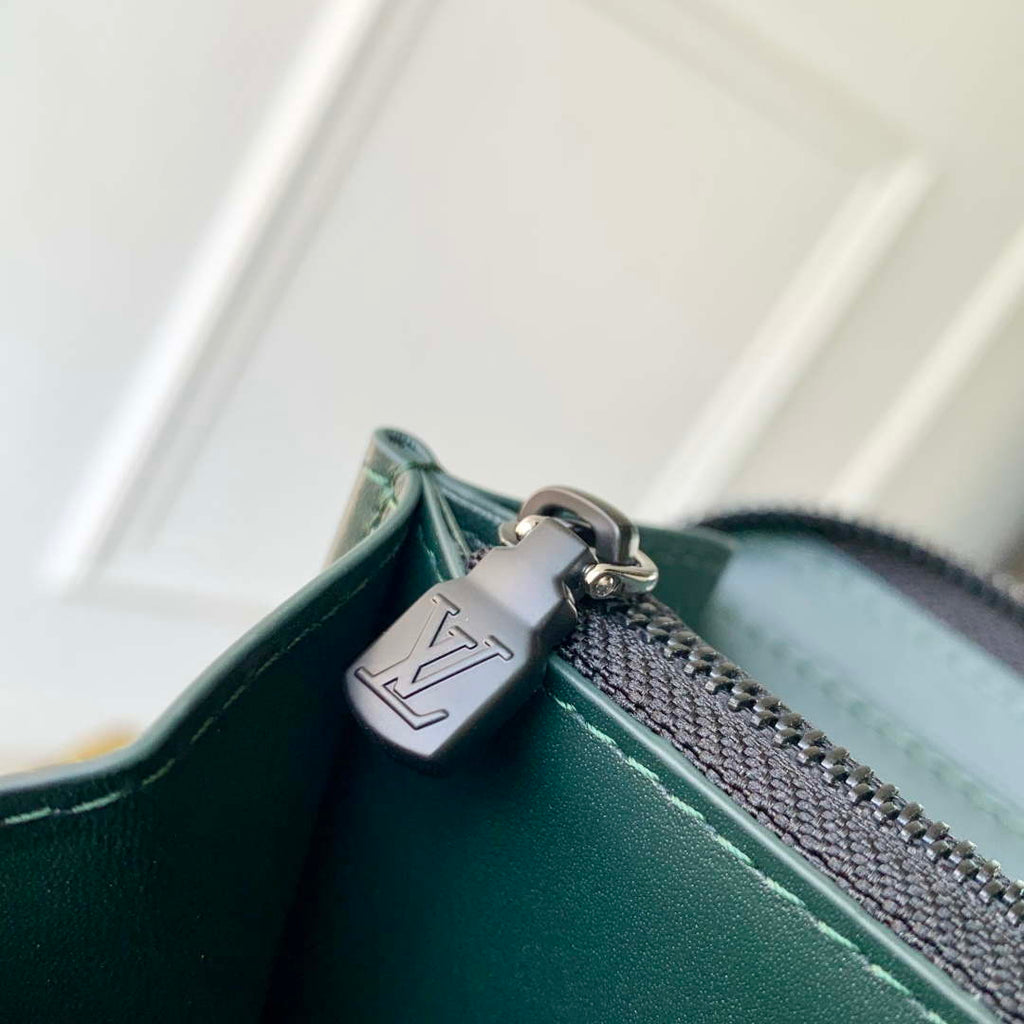 LV M27178 Louis Vuitton Zippy Wallet Horizontal Forest Green