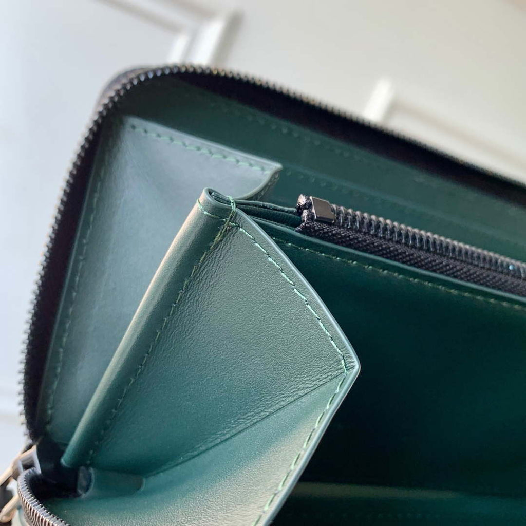 LV M27178 Louis Vuitton Zippy Wallet Horizontal Forest Green