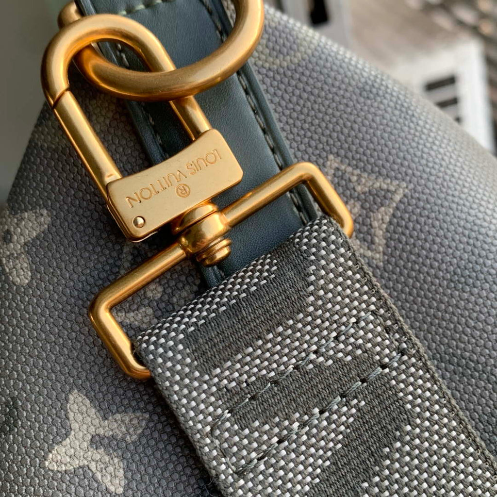 LV M27181 Louis Vuitton Vagabond Hobo Bag Khaki