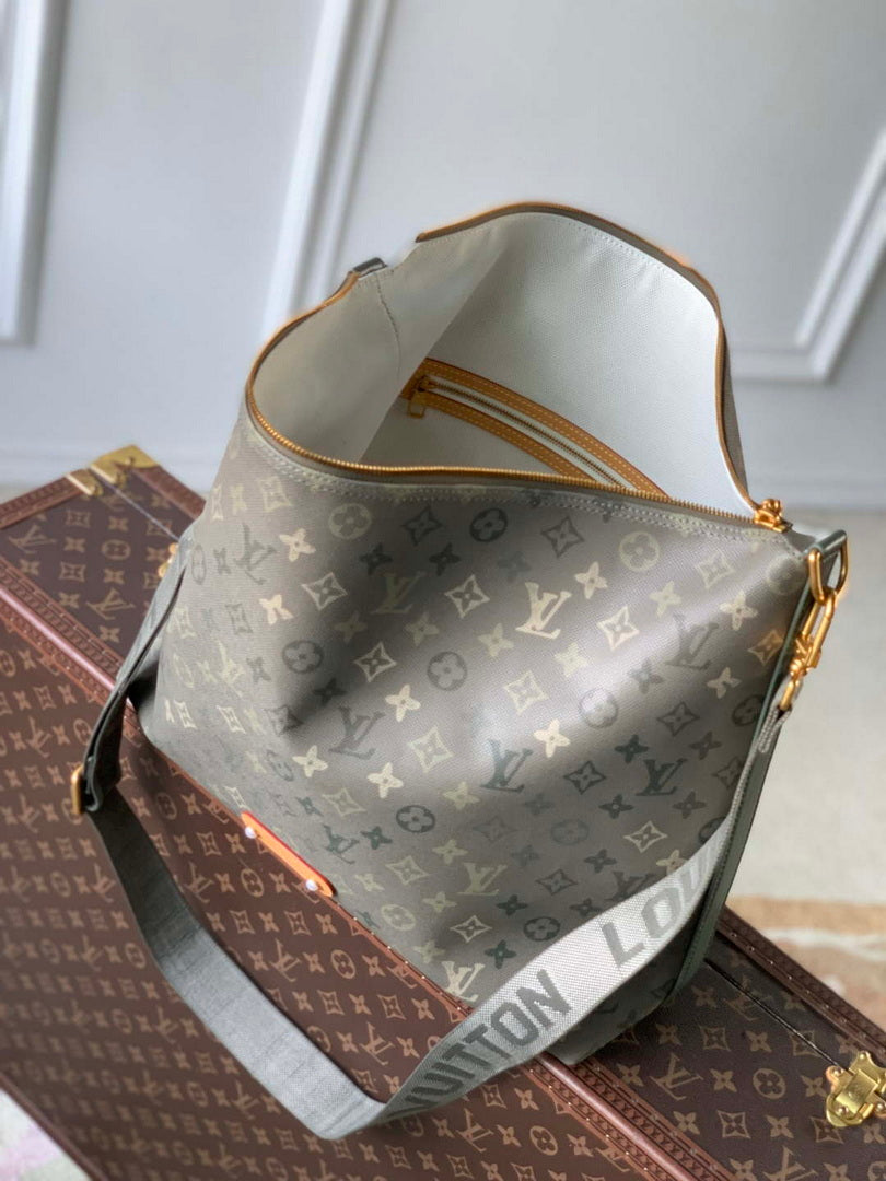 LV M27181 Louis Vuitton Vagabond Hobo Bag Khaki
