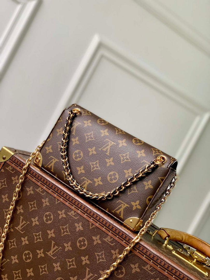 LV M27266 Louis Vuitton Trunkie East West Handbag
