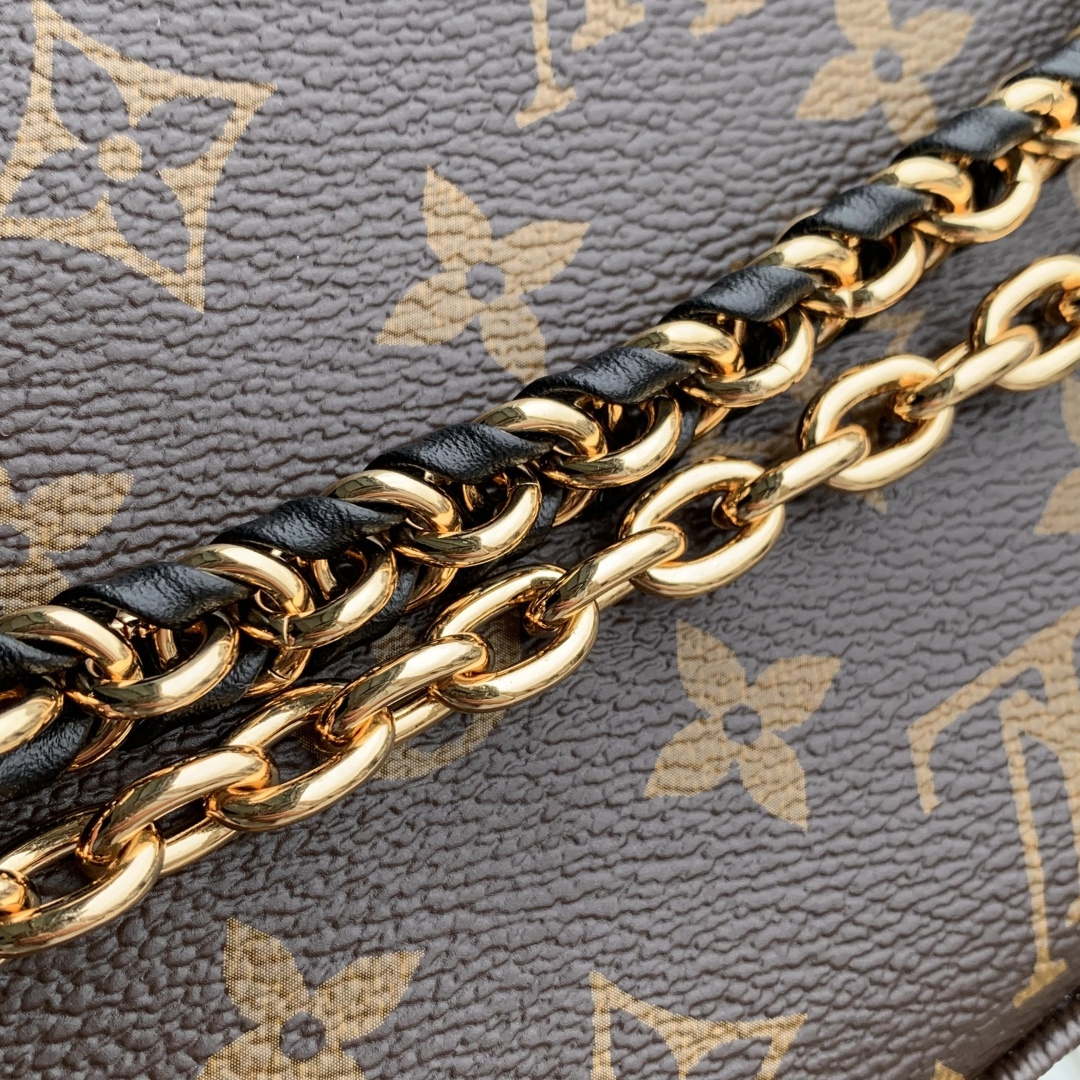 LV M27266 Louis Vuitton Trunkie East West Handbag