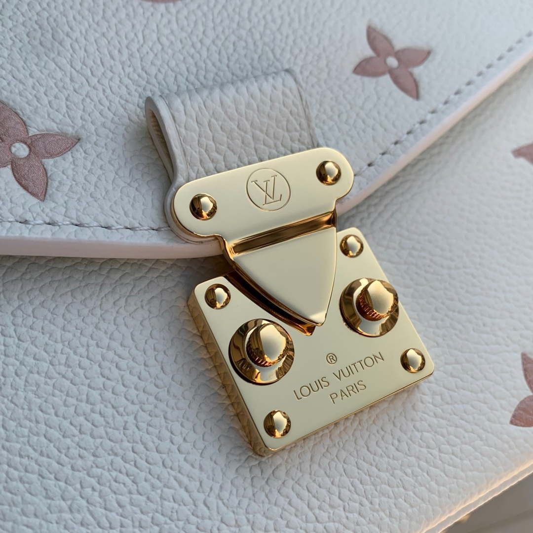 LV M27575 Louis Vuitton Pochette M¨¦tis East West Bag Milky White/Peach
