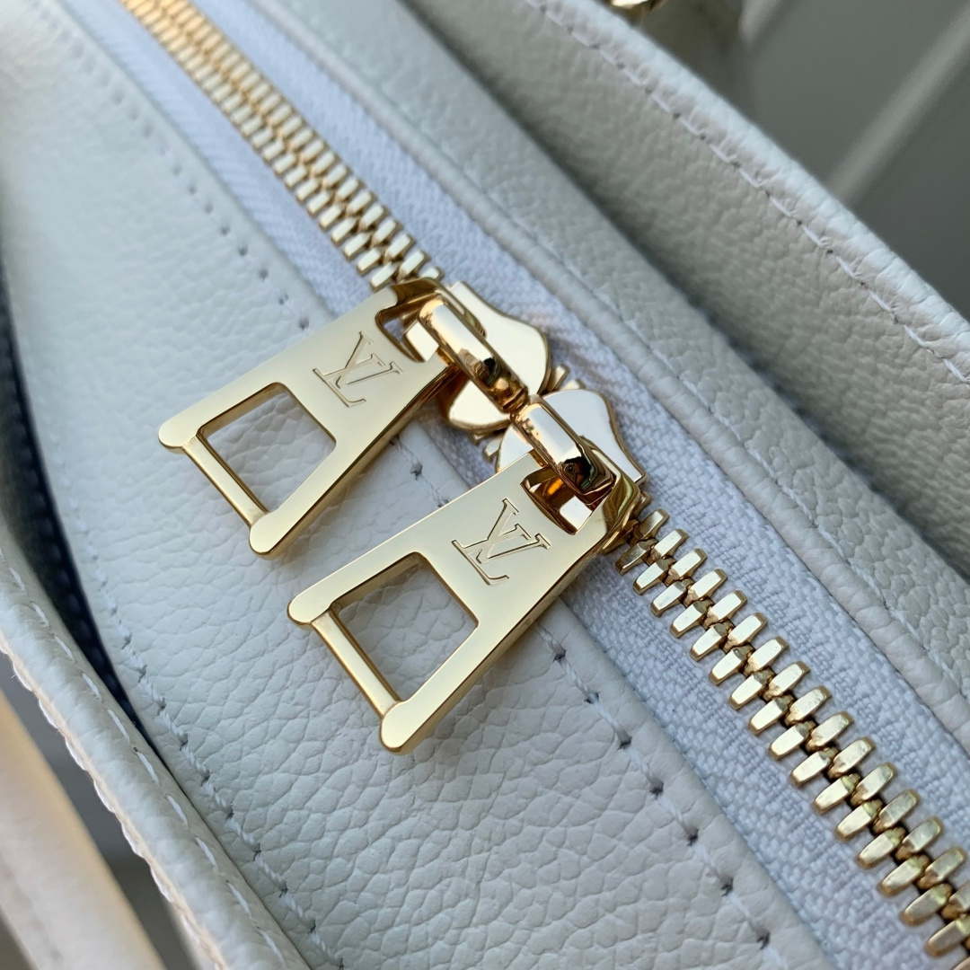 LV M27577 Louis Vuitton OnTheGo East West Bag Milky White/Blue