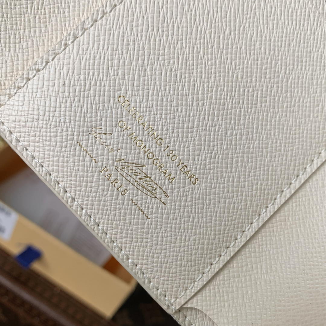 LV M27681 Louis Vuitton Victorine Wallet Other Monogram Canvas Beige Apricot
