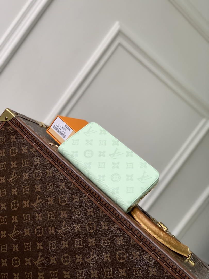 LV M27683 Louis Vuitton Zippy Wallet  Other Monogram Canvas Green