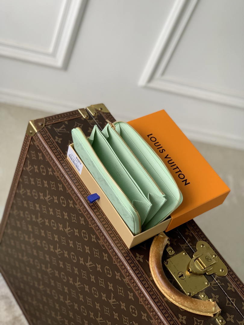 LV M27683 Louis Vuitton Zippy Wallet  Other Monogram Canvas Green