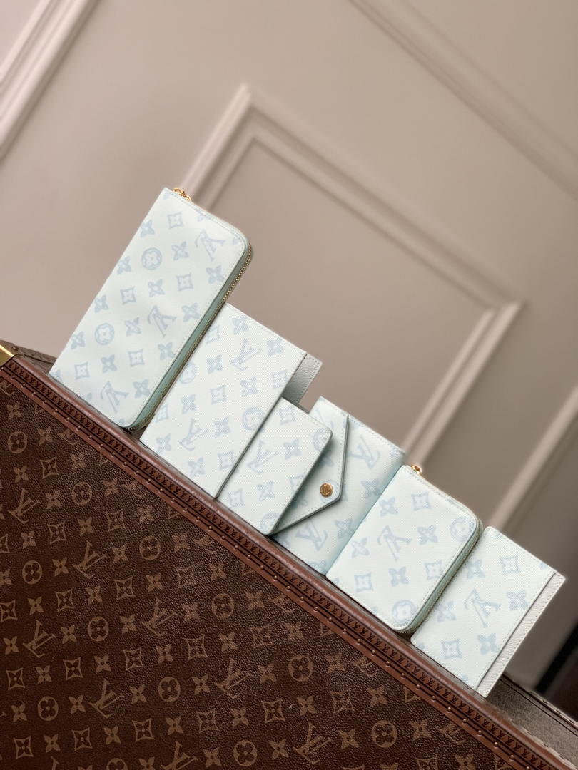 LV M27756 Louis Vuitton Card Holder Other Monogram Canvas Ligth Blue