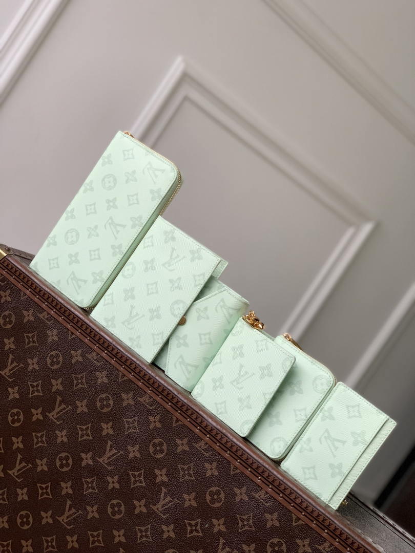 LV M27756 Louis Vuitton Card Holder Other Monogram Canvas Green