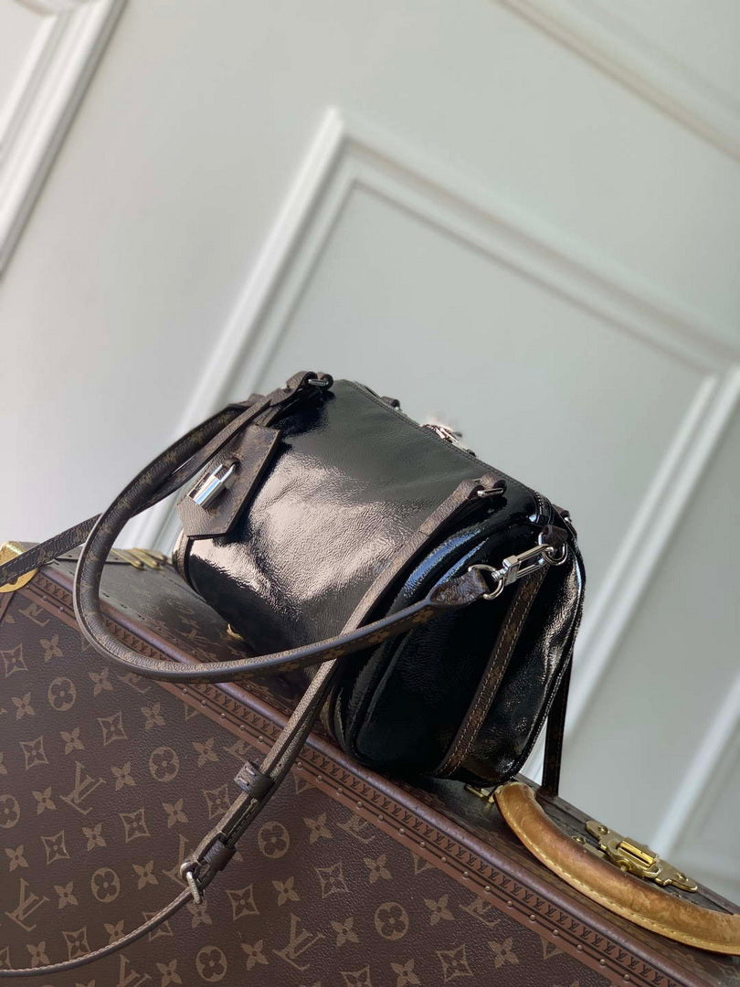 LV M27920 Louis Vuitton Express PM Bag Black