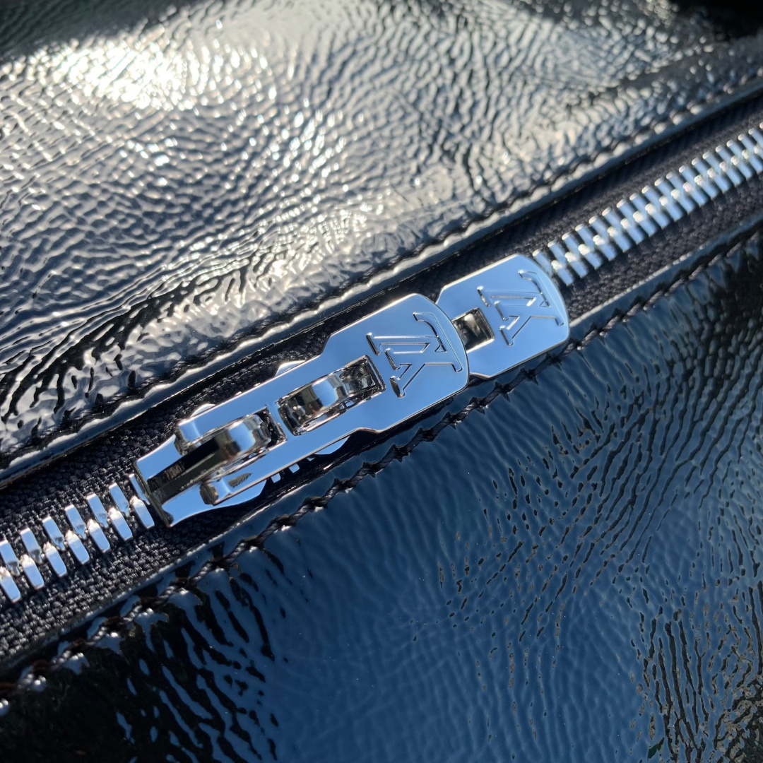 LV M27920 Louis Vuitton Express PM Bag Black