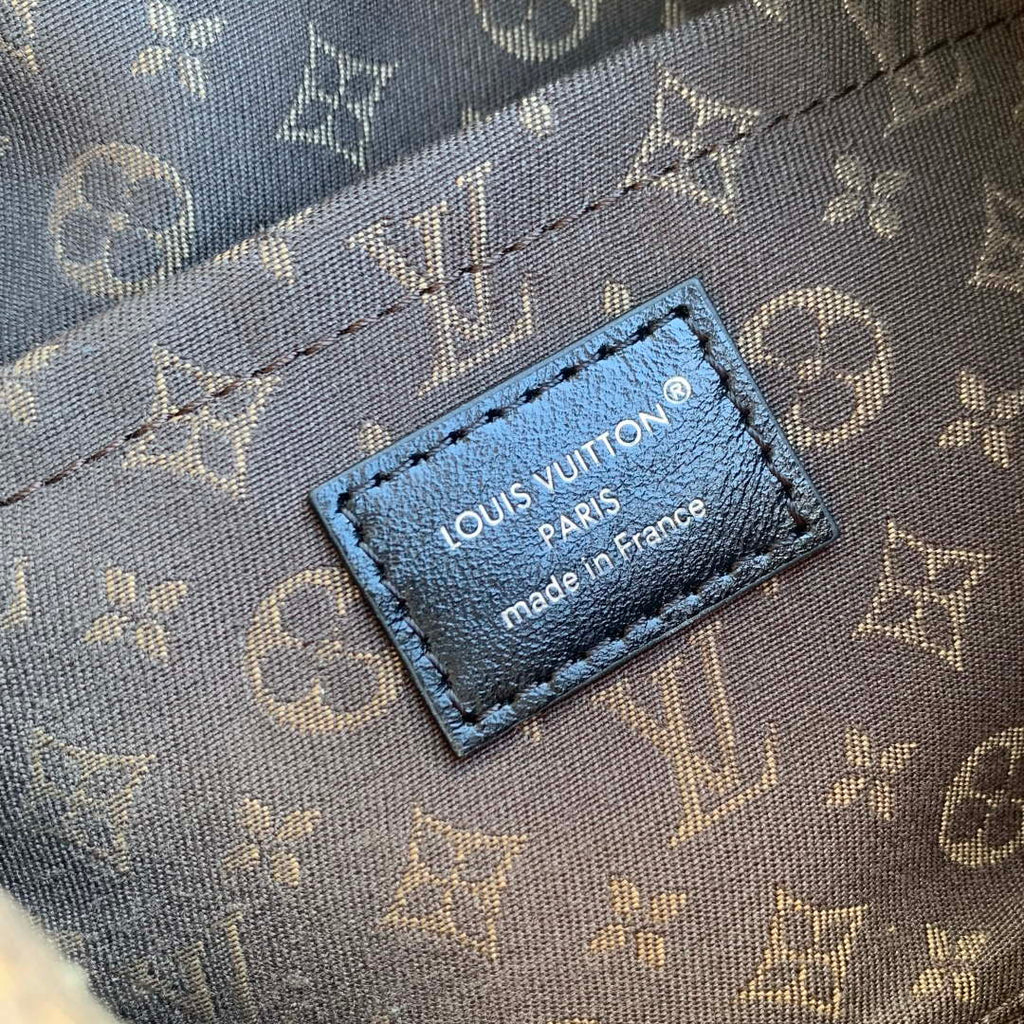 LV M27920 Louis Vuitton Express PM Bag Black