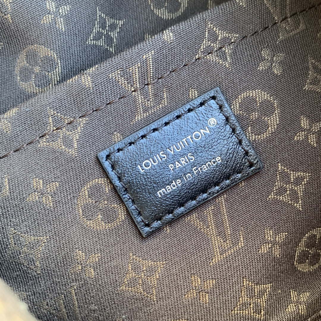 LV M27920 Louis Vuitton Express PM Bag Black