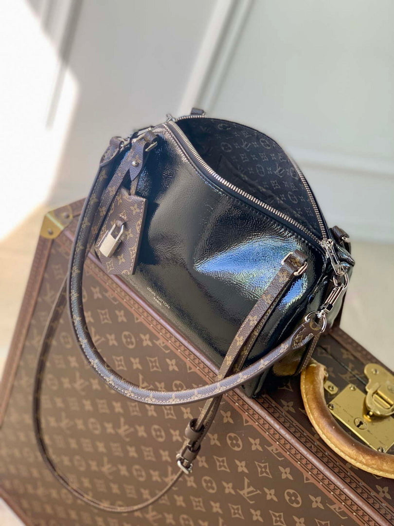 LV M27920 Louis Vuitton Express PM Bag Black