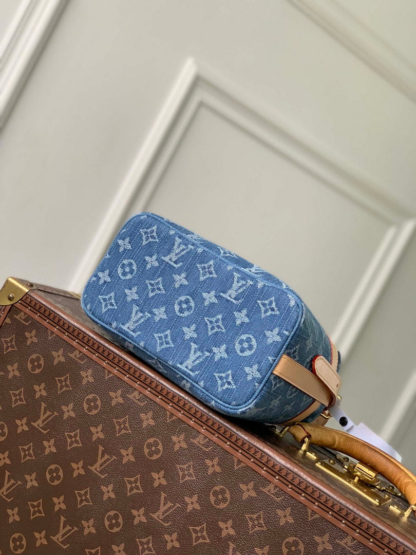 LV M27945 Louis Vuitton Cruiser Toiletry Bag Blue Denim