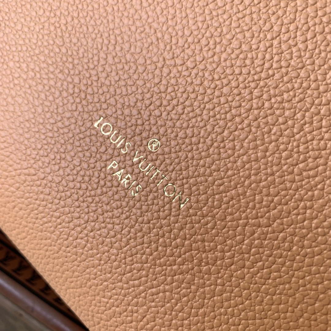 LV M28029 Louis Vuitton Multipass Handbag Arizona Beige