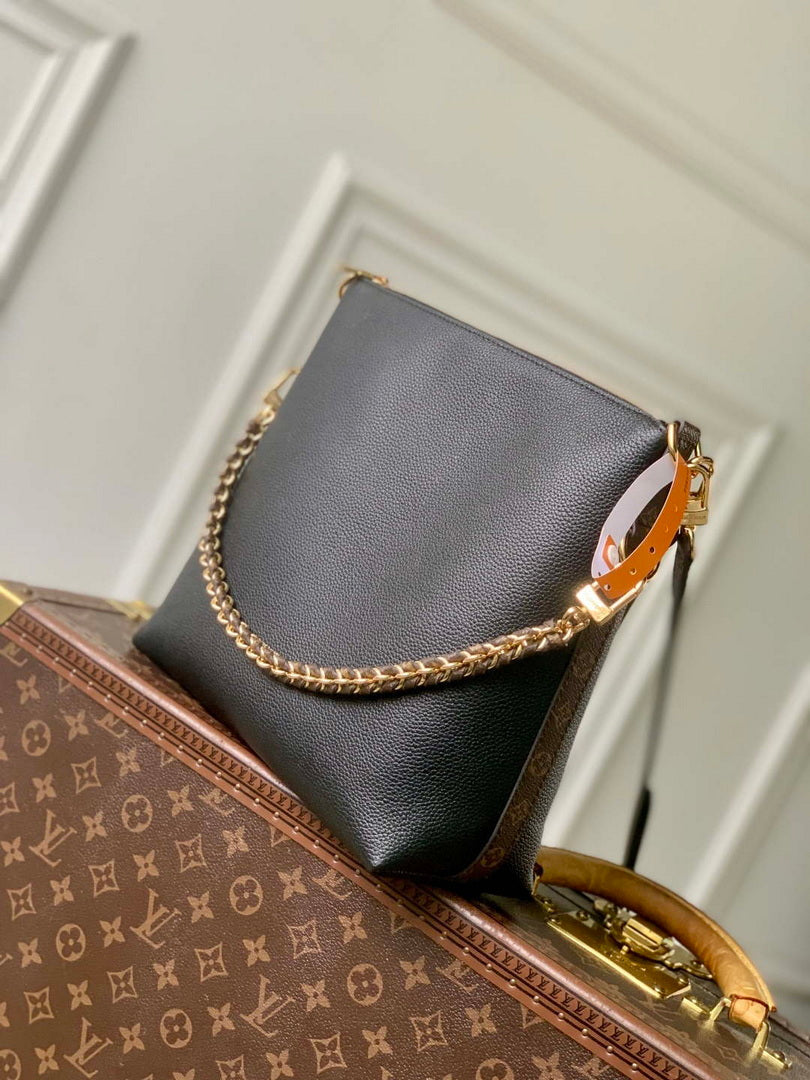 LV M28029 Louis Vuitton Multipass Handbag Black
