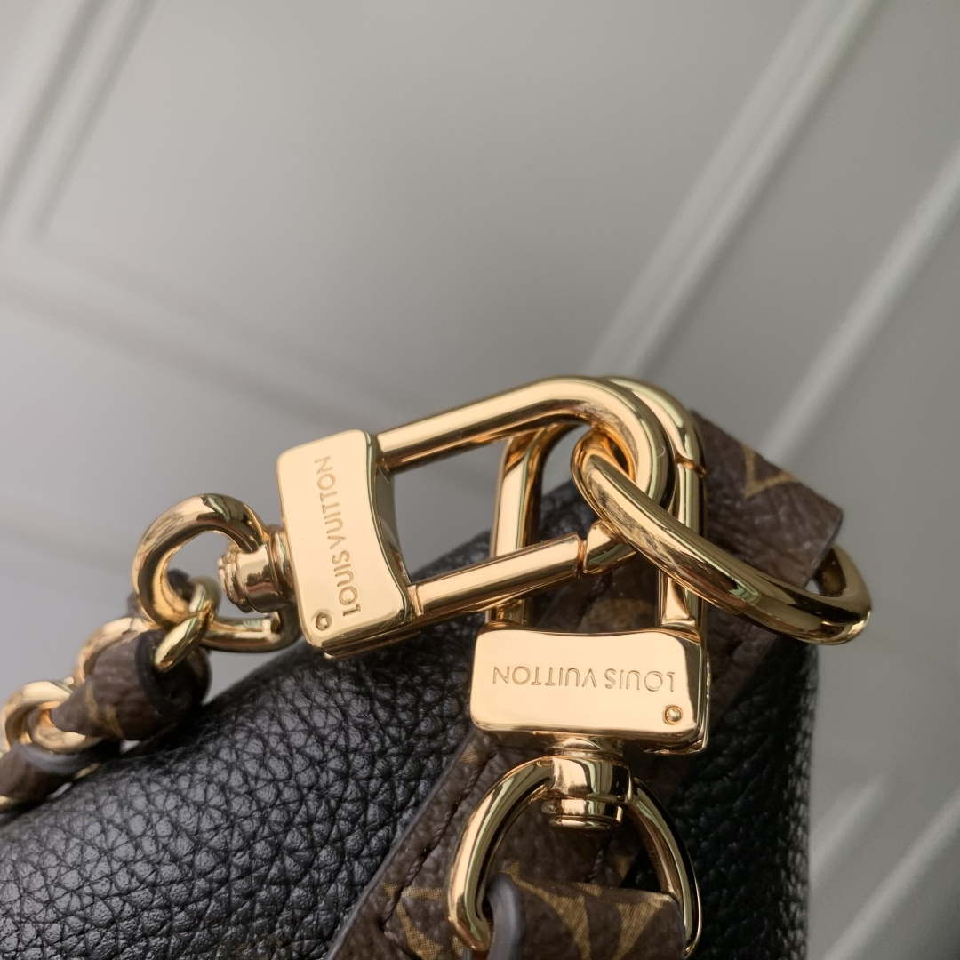 Louis Vuitton LV M29195 Multipass Handbag Other Leathers Black