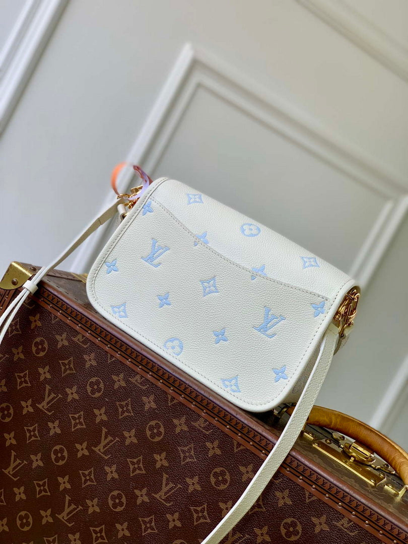 LV M28054 Louis Vuitton Diane Handbag Milky White/Blue