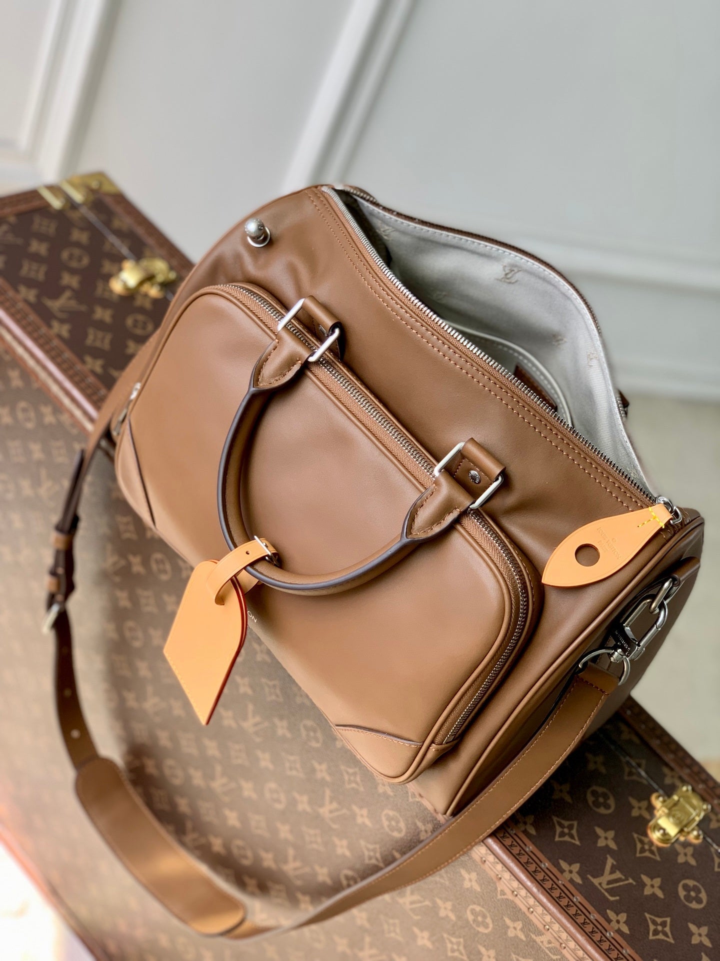 LV M28100 Louis Vuitton Keepall Cargo Bandoulière 35 Bag Caramel