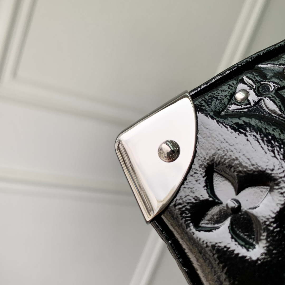 LV M28137 Louis Vuitton Trunkie Handbag Black